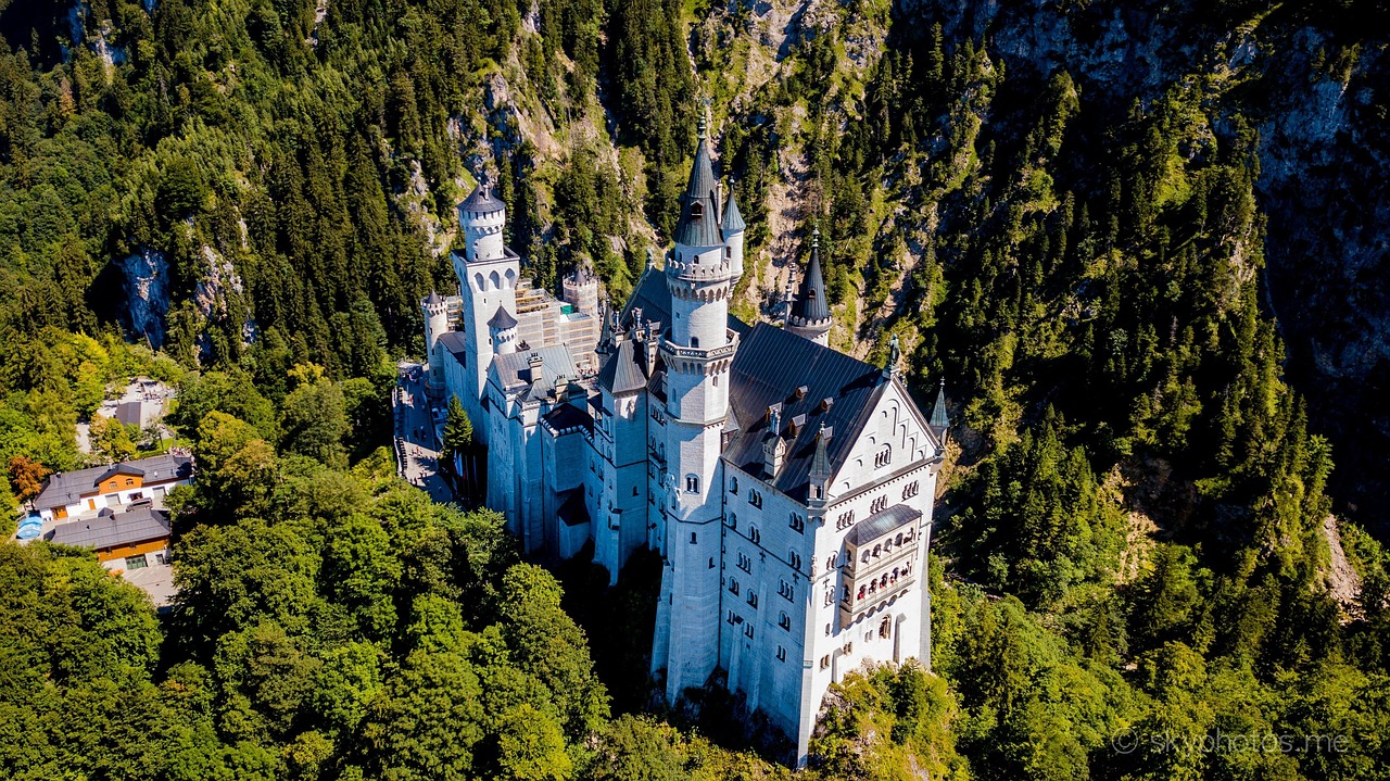 vue-aerienne-drone-chateau