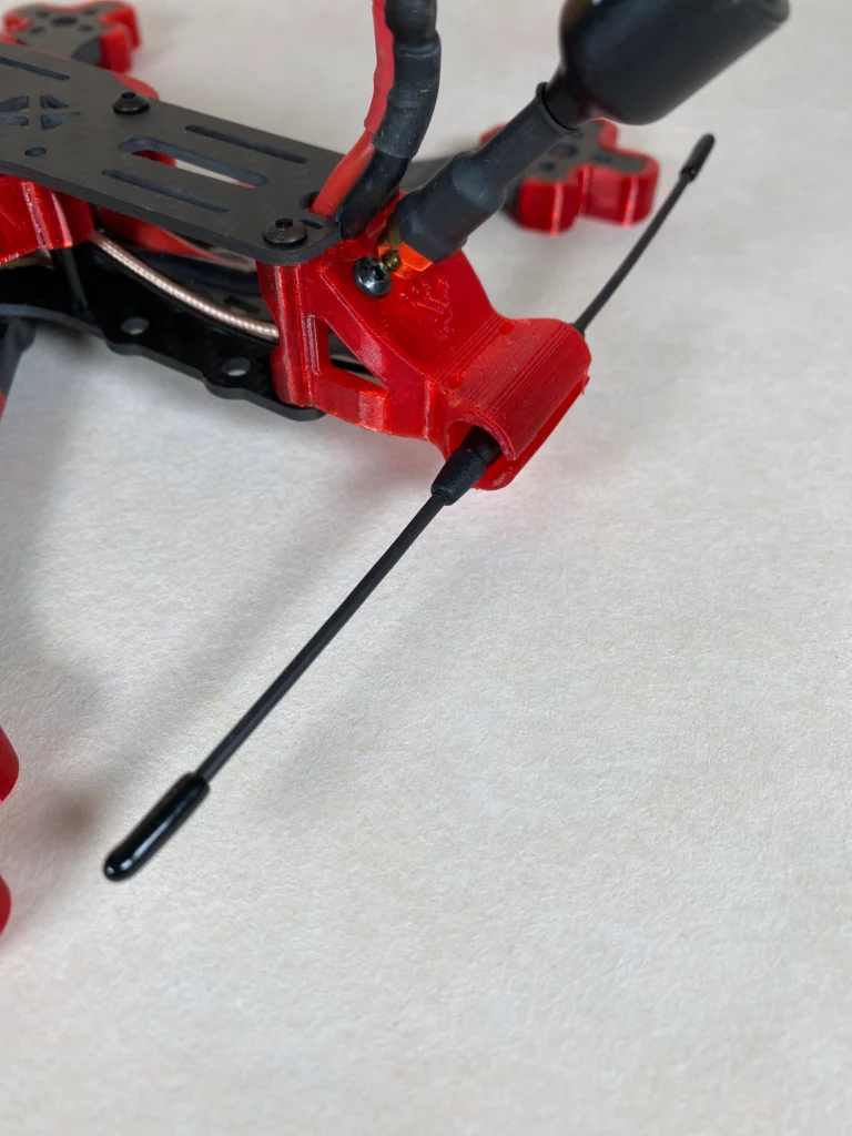 support-antenne-rouge-01